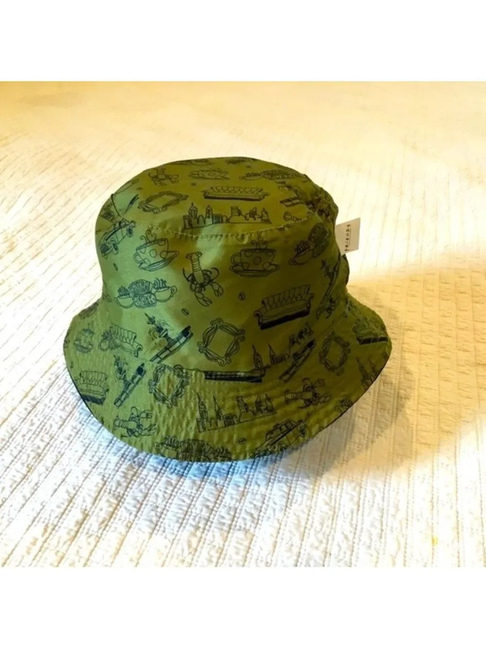 Friends Reversible Bucket Hat | Black & Green